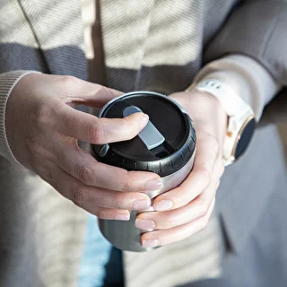 Kaffekvarn - elektrisk, med kvarnstenar, med bryggare och mugg – photo 19