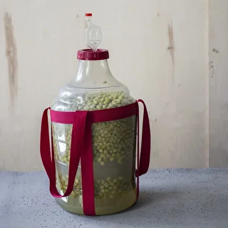 Lätt, okrossbart vinkärl med bärremmar, 25 L – photo 12