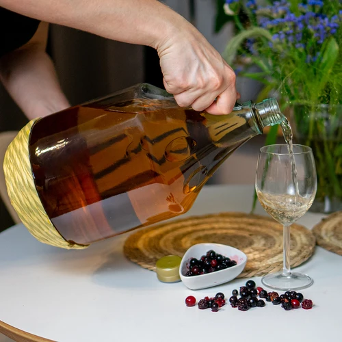 Damejeanne 5L i flätad korg, med skruvlock - 5