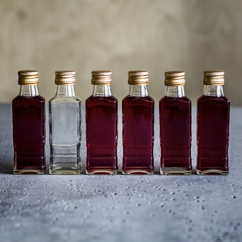 Flaska Flora 100 ml med skruvlock fi28, 8 st. - 8