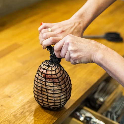 Svart charkuterinät med måtten 18 cm x 5 m, med värmebeständighet upp till 220°C - 4