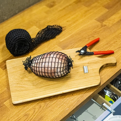 Svart charkuterinät med måtten 18 cm x 5 m, med värmebeständighet upp till 220°C - 5