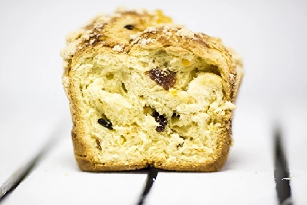 Hembakad vetekaka med smultäcke