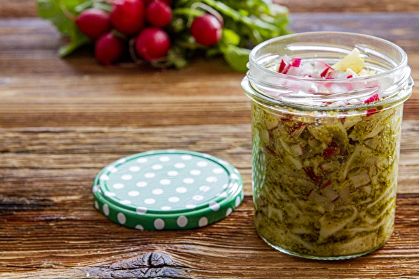 Pesto på rädisblad