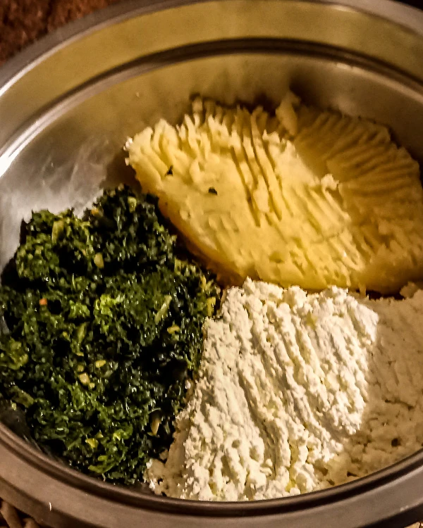 Spenatstjärna av jästdeg