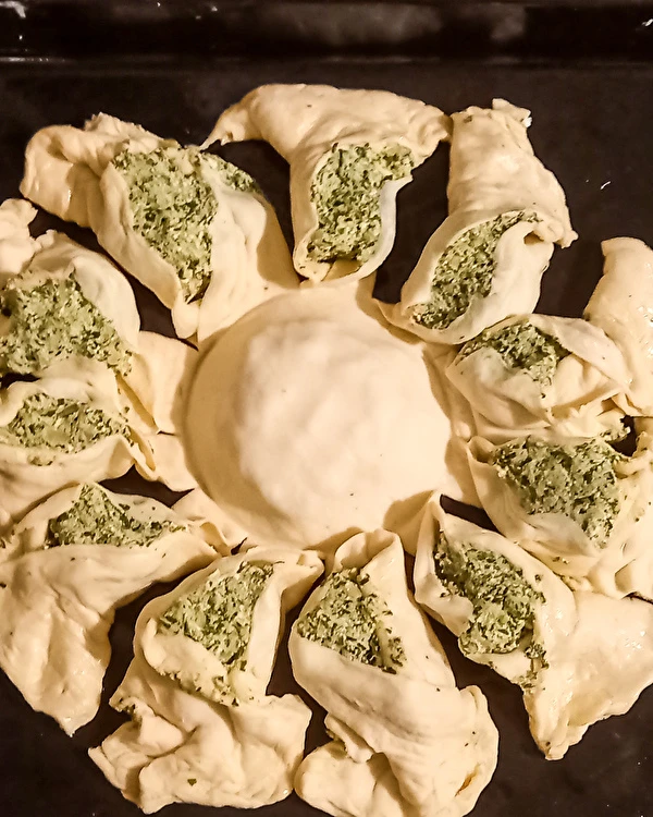 Spenatstjärna av jästdeg