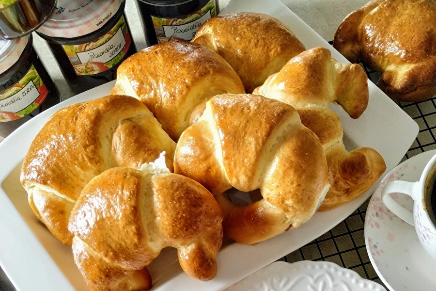 Browin Przepiśnik - Dinkelgifflar med plommonmarmelad